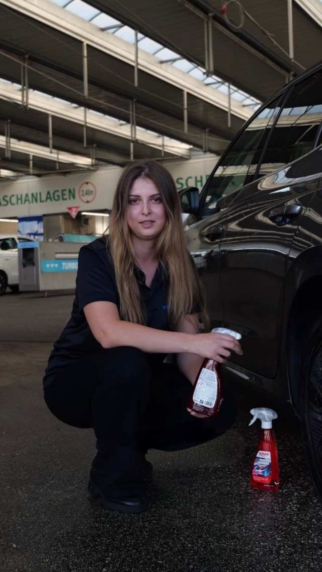 So bekommt Ihr das beste Waschergebnis! 🚘✨
Erst gründlich vorwaschen, hartnäckige Insektenreste und Felgen behandeln - und danach ab in die Waschanlage.🫧🤩

Insektenentferner & Felgenreiniger bekommt Ihr direkt bei uns im Shop oder im Produktautomat. 

#waschweltleonding #waschwelt #allesuntereinemdach #waschen #allvehicleswelcome